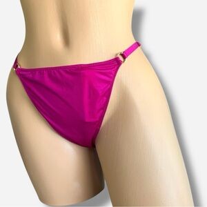 Victoria’s Secret v-string panty XL new